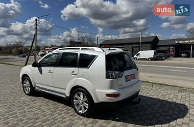 Внедорожник / Кроссовер Mitsubishi Outlander 2011 в 