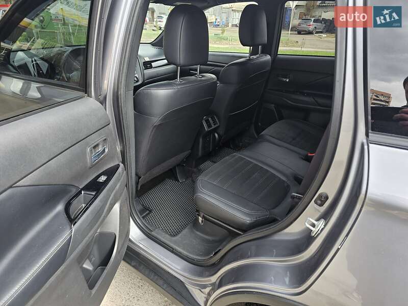 Внедорожник / Кроссовер Mitsubishi Outlander 2018 в Харькове