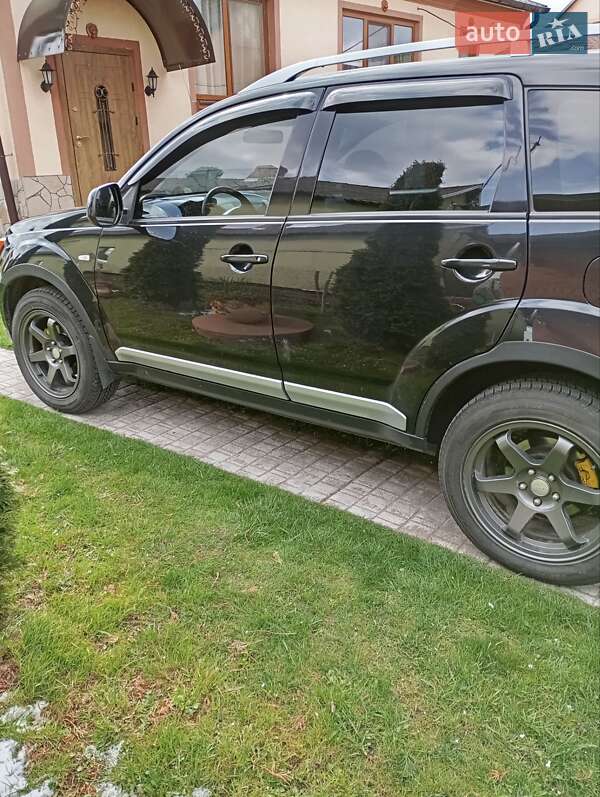 Внедорожник / Кроссовер Mitsubishi Outlander 2008 в Винниках