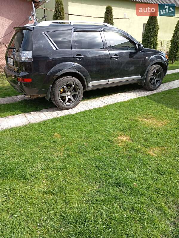 Внедорожник / Кроссовер Mitsubishi Outlander 2008 в Винниках