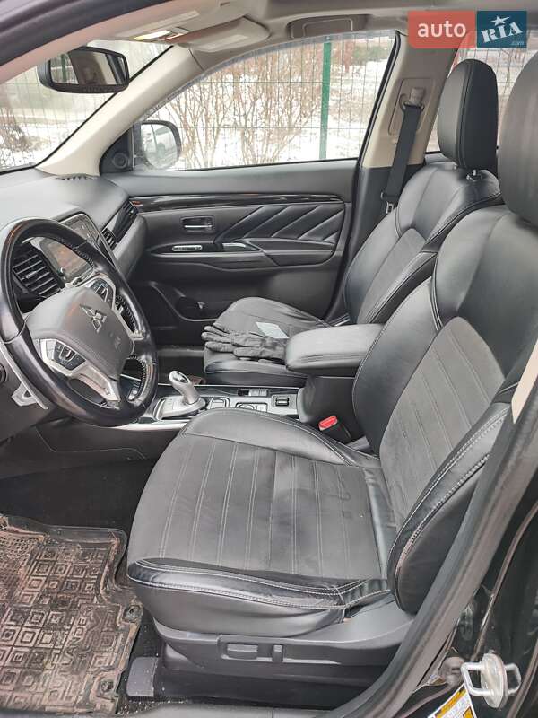 Внедорожник / Кроссовер Mitsubishi Outlander 2019 в Петриковке