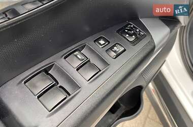 Позашляховик / Кросовер Mitsubishi Outlander 2011 в 