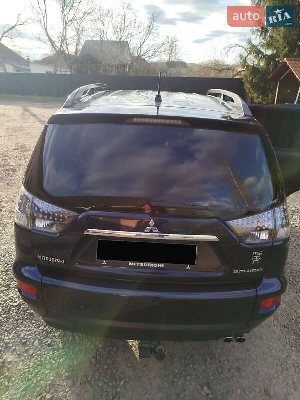 Внедорожник / Кроссовер Mitsubishi Outlander 2011 в Иршаве