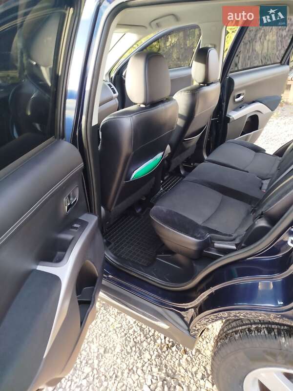 Внедорожник / Кроссовер Mitsubishi Outlander 2011 в Иршаве