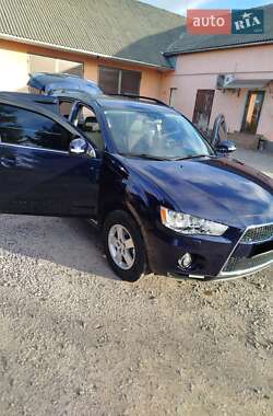 Mitsubishi Outlander 2011