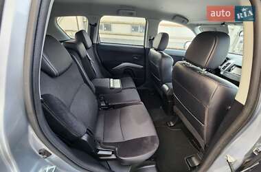 Позашляховик / Кросовер Mitsubishi Outlander 2011 в 