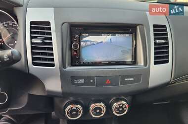 Позашляховик / Кросовер Mitsubishi Outlander 2011 в 