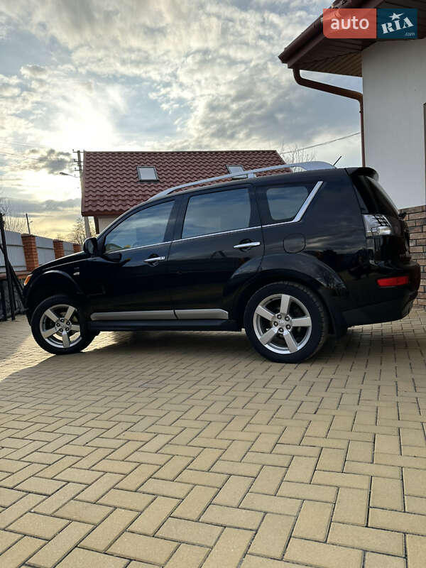 Внедорожник / Кроссовер Mitsubishi Outlander 2009 в Староконстантинове