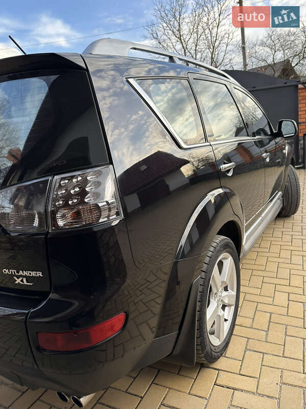Внедорожник / Кроссовер Mitsubishi Outlander 2009 в Староконстантинове