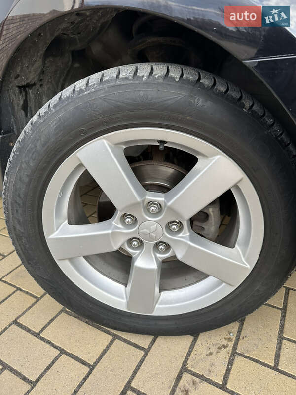 Внедорожник / Кроссовер Mitsubishi Outlander 2009 в Староконстантинове