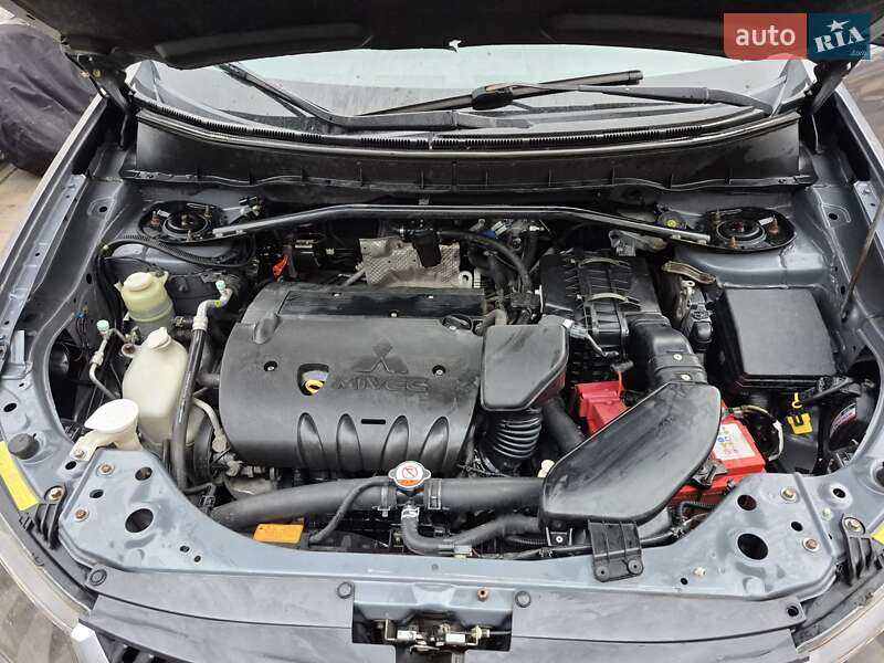 Позашляховик / Кросовер Mitsubishi Outlander 2008 в Олександрії