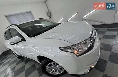 Позашляховик / Кросовер Mitsubishi Outlander 2014 в 