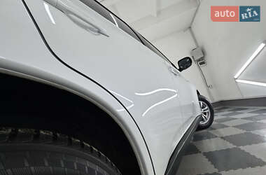 Позашляховик / Кросовер Mitsubishi Outlander 2014 в 
