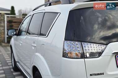Позашляховик / Кросовер Mitsubishi Outlander 2011 в 