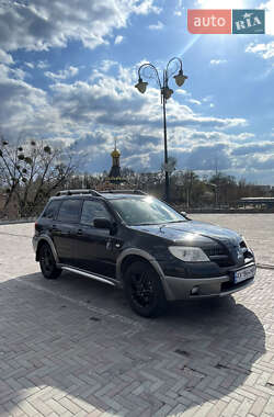 Внедорожник / Кроссовер Mitsubishi Outlander 2005 в 