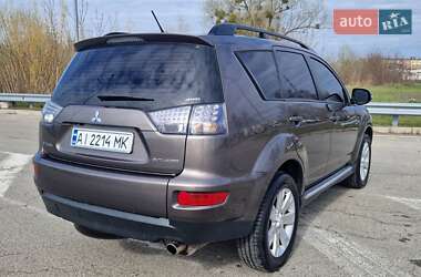 Позашляховик / Кросовер Mitsubishi Outlander 2011 в 