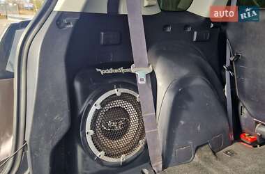 Позашляховик / Кросовер Mitsubishi Outlander 2011 в 
