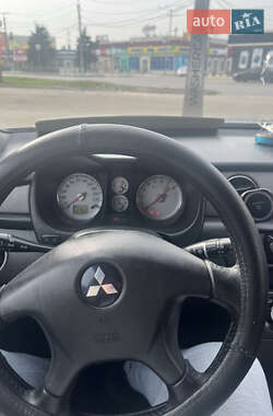 Позашляховик / Кросовер Mitsubishi Outlander 2003 в 