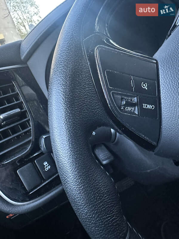 Внедорожник / Кроссовер Mitsubishi Outlander 2018 в Львове