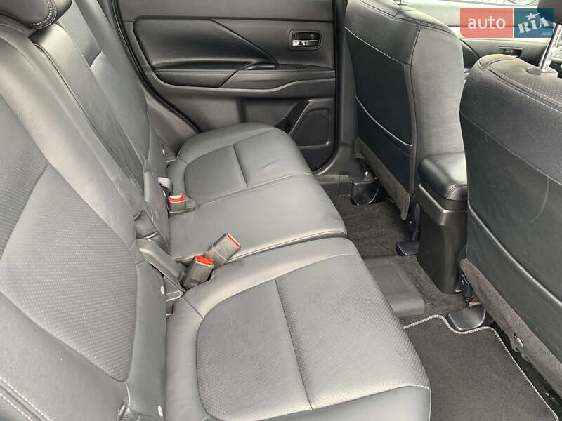 Внедорожник / Кроссовер Mitsubishi Outlander 2014 в Ивано-Франковске