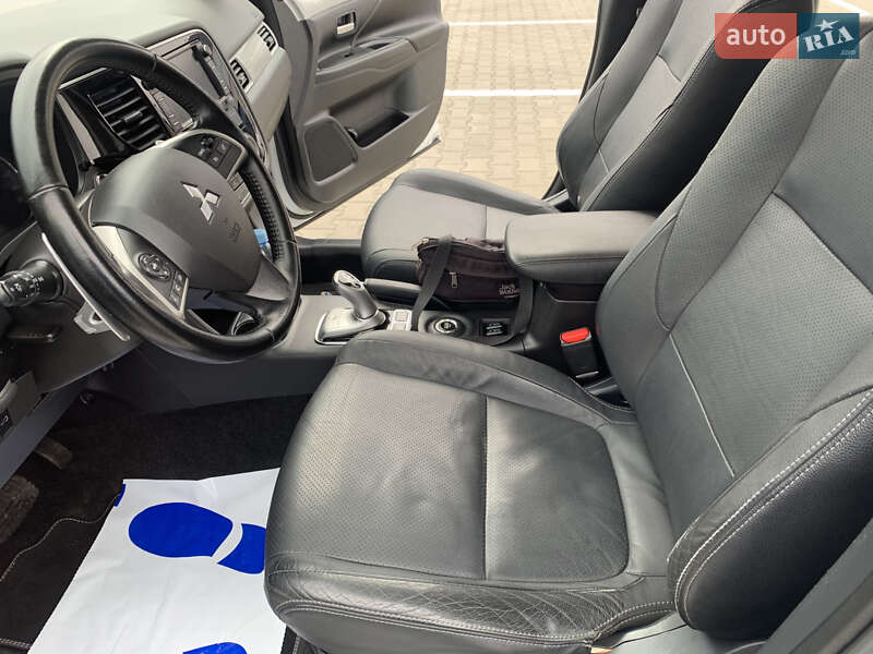 Внедорожник / Кроссовер Mitsubishi Outlander 2014 в Ивано-Франковске