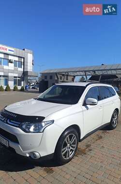 Mitsubishi Outlander 2012
