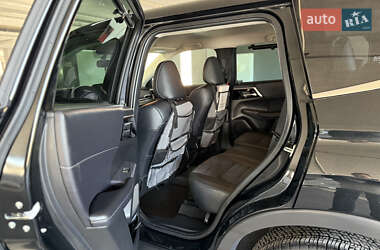 Внедорожник / Кроссовер Mitsubishi Outlander 2023 в 