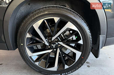 Внедорожник / Кроссовер Mitsubishi Outlander 2023 в 