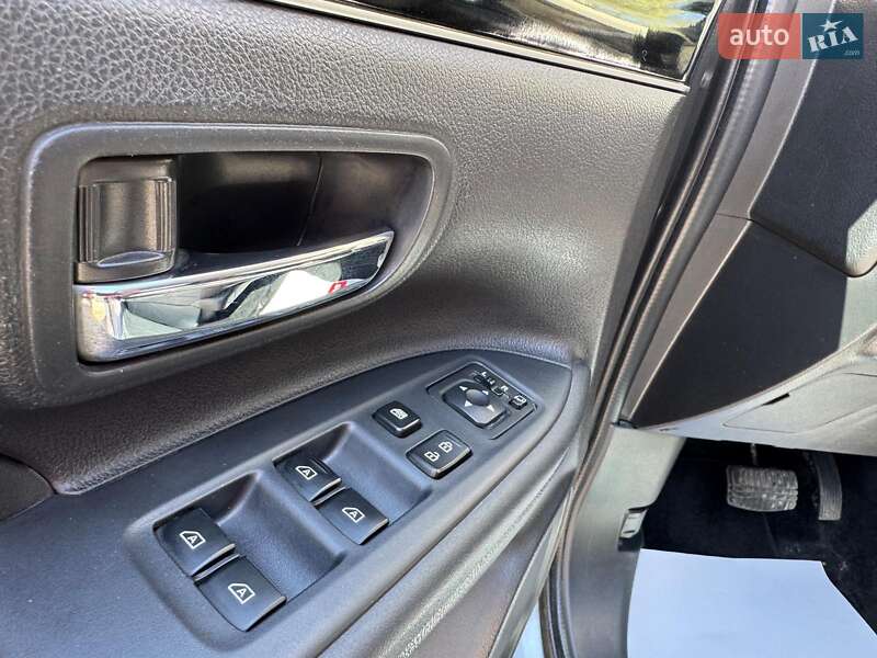 Позашляховик / Кросовер Mitsubishi Outlander 2019 в Запоріжжі