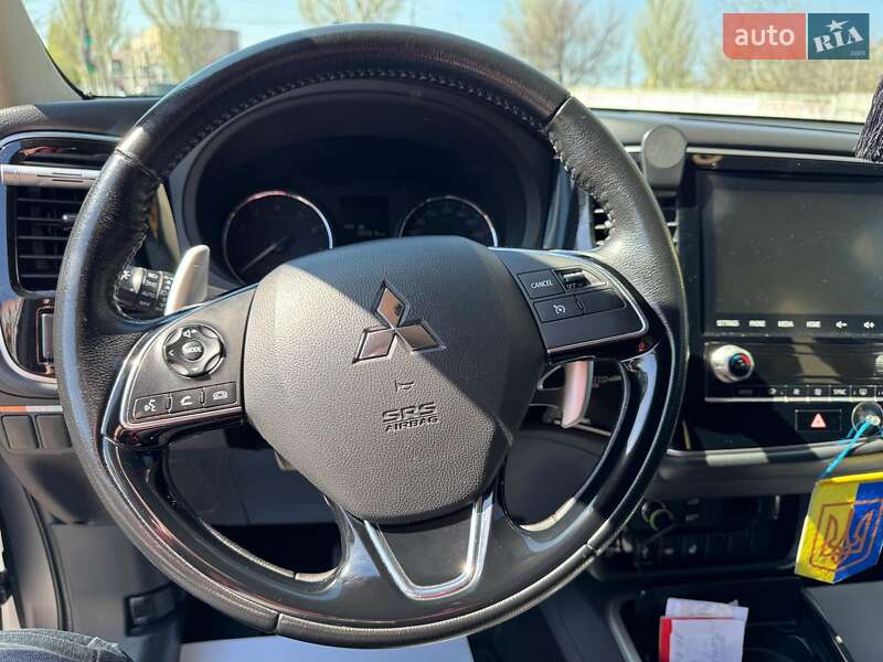 Позашляховик / Кросовер Mitsubishi Outlander 2019 в Запоріжжі