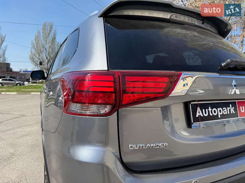 Позашляховик / Кросовер Mitsubishi Outlander 2019 в Запоріжжі