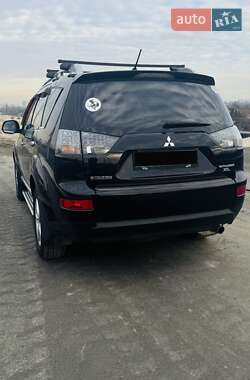 Внедорожник / Кроссовер Mitsubishi Outlander 2008 в 