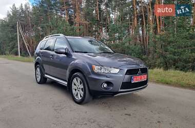Внедорожник / Кроссовер Mitsubishi Outlander 2010 в 