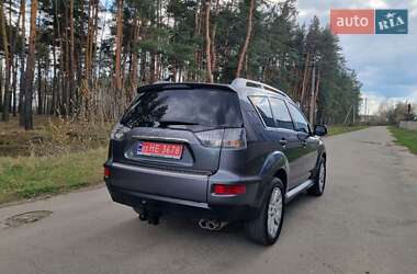 Внедорожник / Кроссовер Mitsubishi Outlander 2010 в 