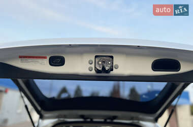 Внедорожник / Кроссовер Mitsubishi Outlander 2013 в 