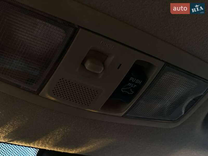 Позашляховик / Кросовер Mitsubishi Outlander 2014 в Києві
