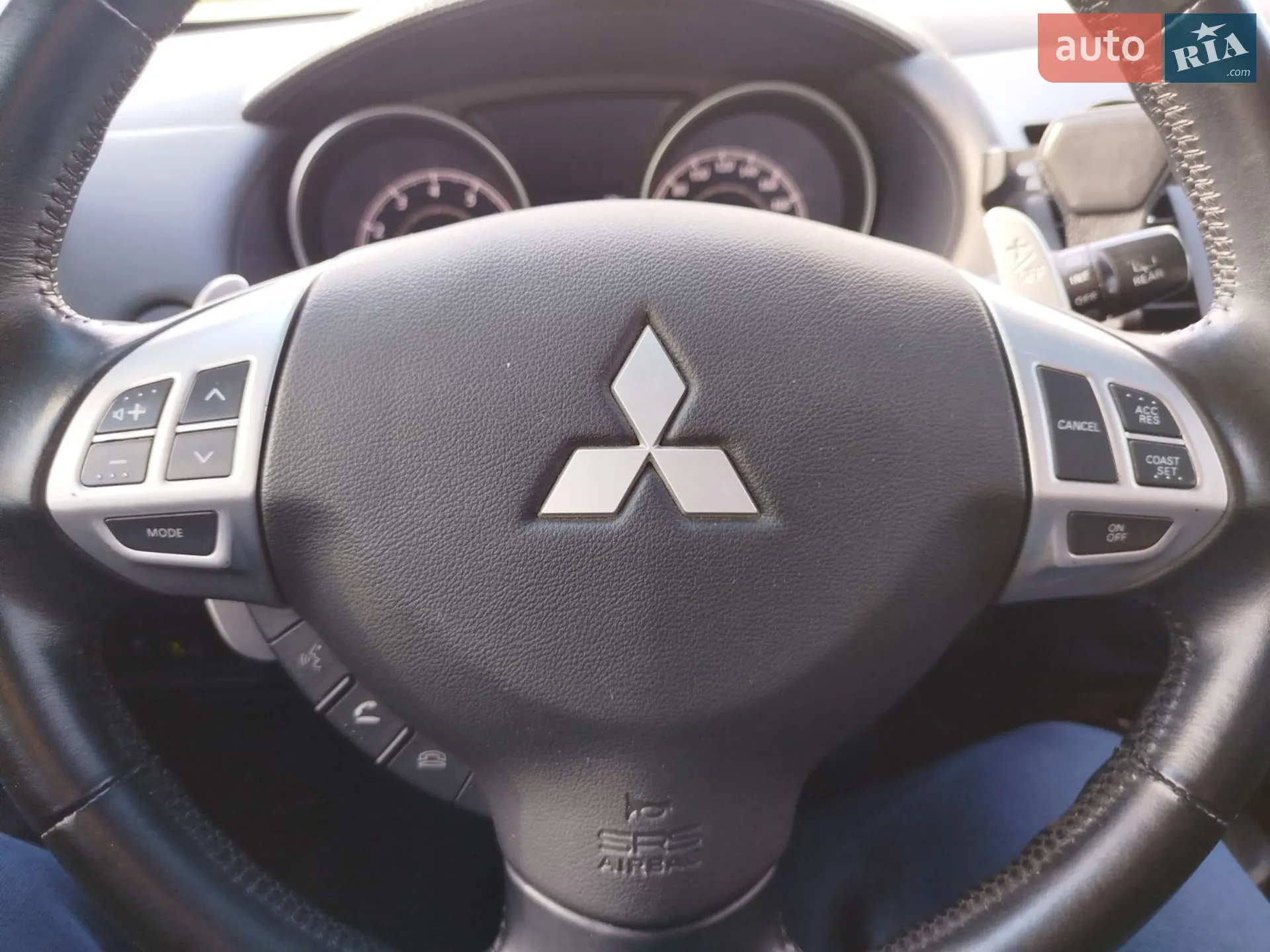 2010 Mitsubishi Outlander - мініатюра 29