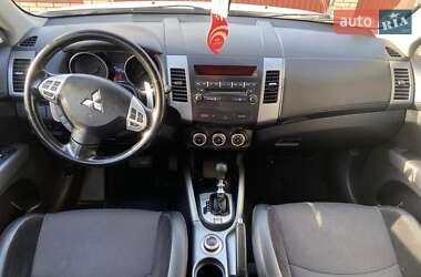 Позашляховик / Кросовер Mitsubishi Outlander 2009 в 