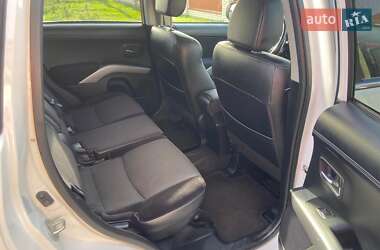 Позашляховик / Кросовер Mitsubishi Outlander 2009 в 