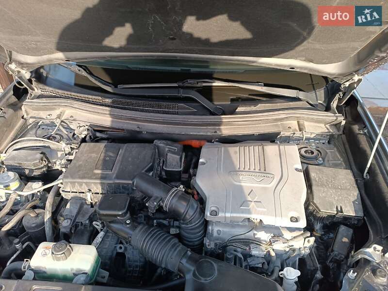 Позашляховик / Кросовер Mitsubishi Outlander 2018 в Тернополі