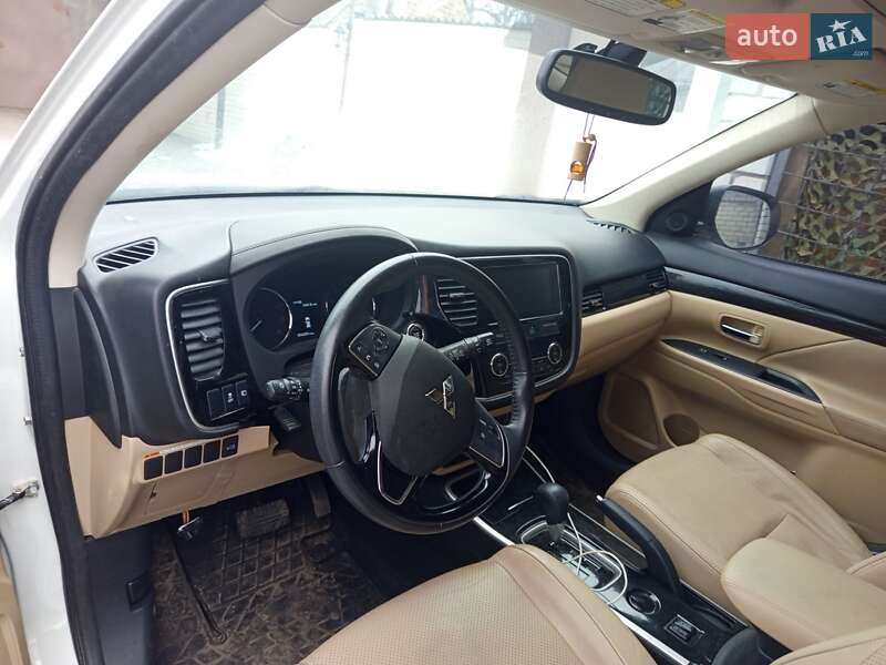 Внедорожник / Кроссовер Mitsubishi Outlander 2018 в Днепре