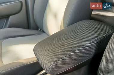 Позашляховик / Кросовер Mitsubishi Outlander 2006 в 