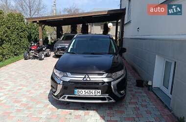 Внедорожник / Кроссовер Mitsubishi Outlander 2017 в Тернополе