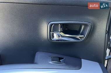 Внедорожник / Кроссовер Mitsubishi Outlander 2010 в 