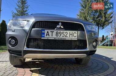 Внедорожник / Кроссовер Mitsubishi Outlander 2010 в 