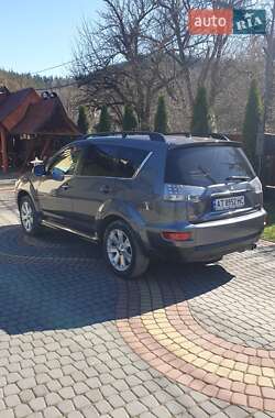 Внедорожник / Кроссовер Mitsubishi Outlander 2010 в 