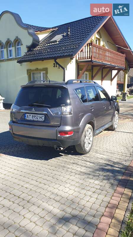 Внедорожник / Кроссовер Mitsubishi Outlander 2010 в Коломые