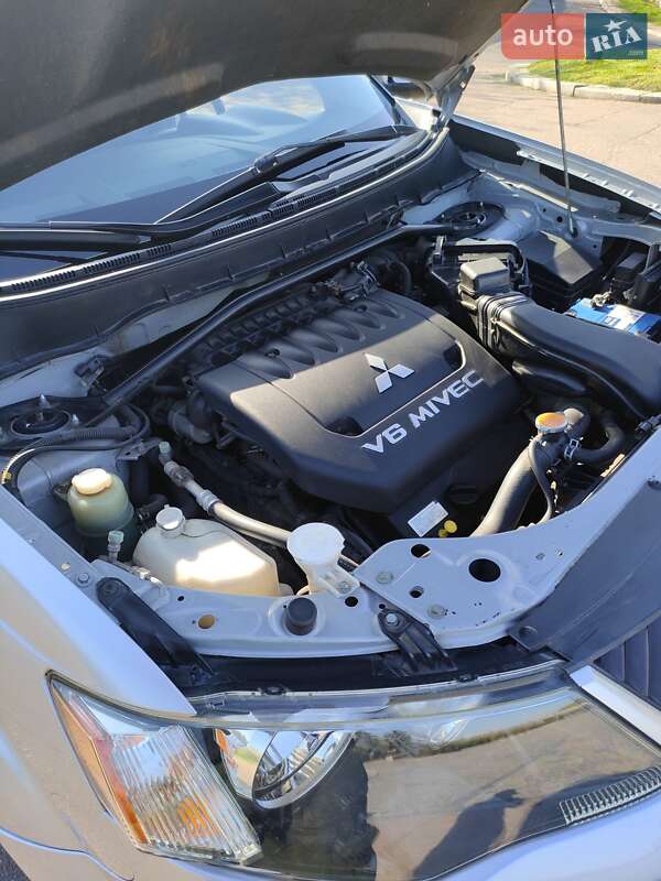 Внедорожник / Кроссовер Mitsubishi Outlander 2007 в Черкассах