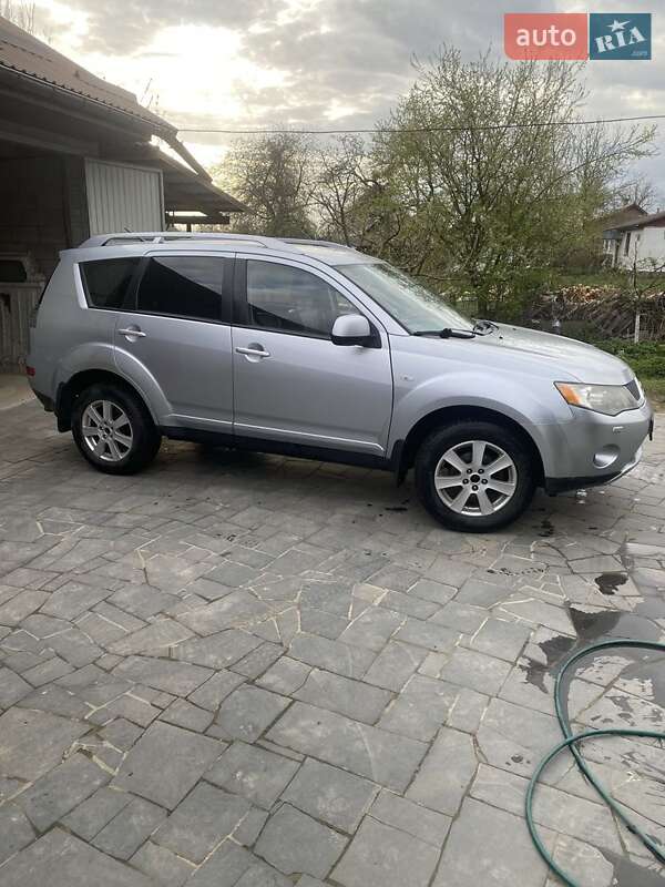 Внедорожник / Кроссовер Mitsubishi Outlander 2008 в Ровно