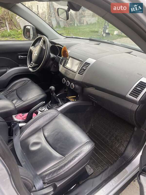 Внедорожник / Кроссовер Mitsubishi Outlander 2008 в Ровно